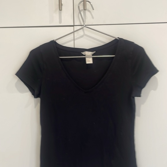 Black Short Sleeve V-Neck T - Picture 4 of 6